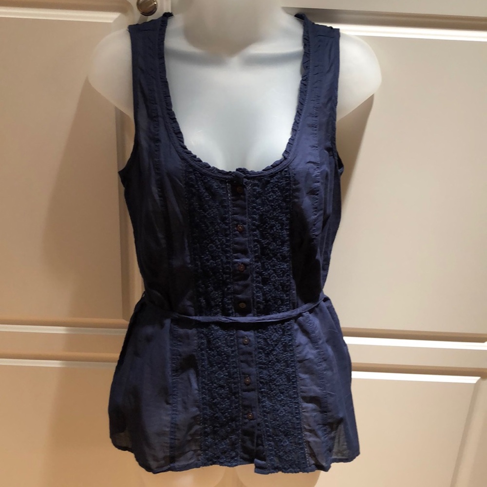 NWT Aeropostale sleeveless shirt. Size M.